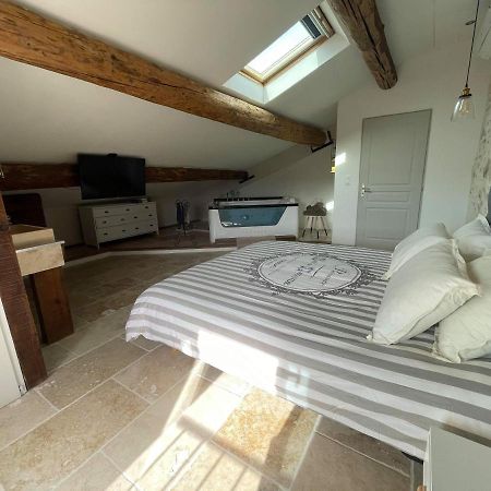 Appartement De Charme Sud Luberon Classe 4 Etoiles Puyvert Екстер'єр фото